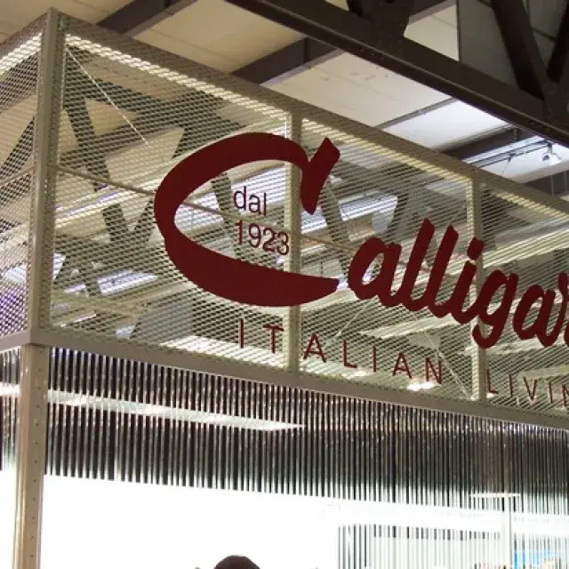 Effetto trasparenza della lamiera stirata